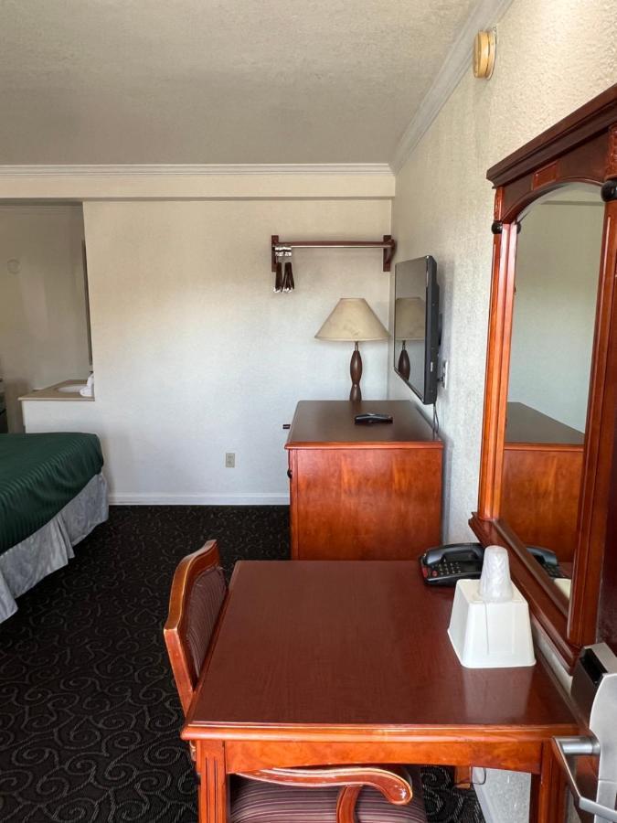 Americas Best Value Inn Ханфорд Экстерьер фото